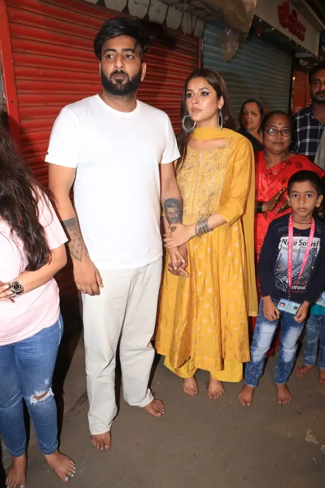shehnaz gill with brother shehbaz gill