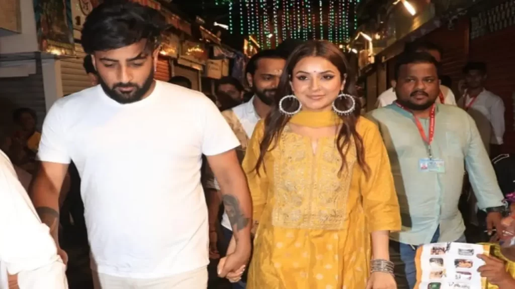 shehnaz gill with brother shehbaz gill